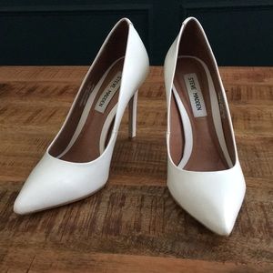Steve Madden White Leather Pumps